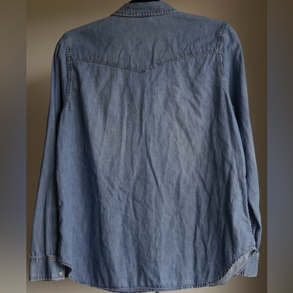 GAP denim long sleeve snap button shirt, size L - Picture 3 of 4